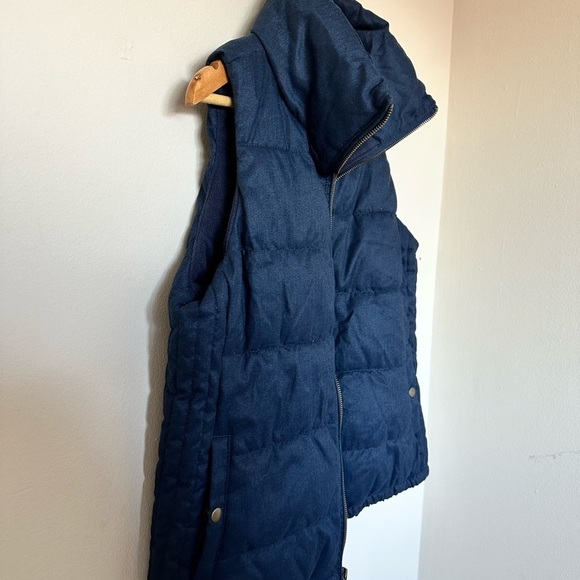 NWOT! Old Navy Women’s Puffer Zip Up Vest in Navy Blue - Size Small - Picture 4 of 7